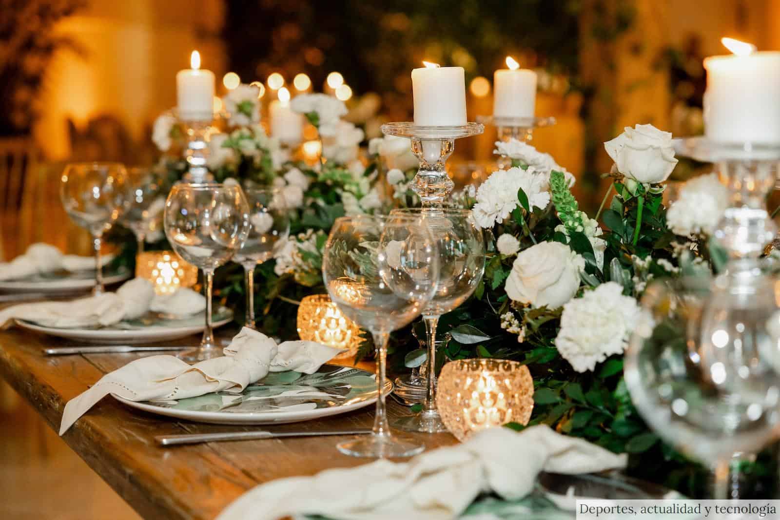 decoración de una mesa para una celebración